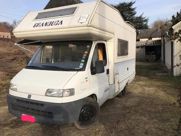 Oerdegelijke camper die wat liefde kan gebruiken, Caravans en Kamperen, Mobilhomes, Particulier, tot en met 5, Alkoof, Overige merken