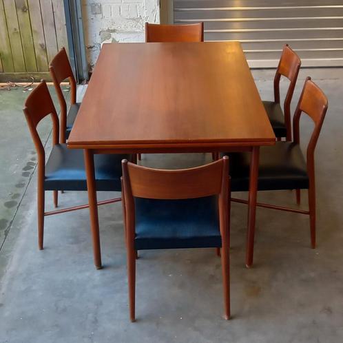 Tafel en stoelen Omer Lefevre Meubelfabriek (O.M.F) 1960'S, Huis en Inrichting, Complete eetkamers, Zo goed als nieuw