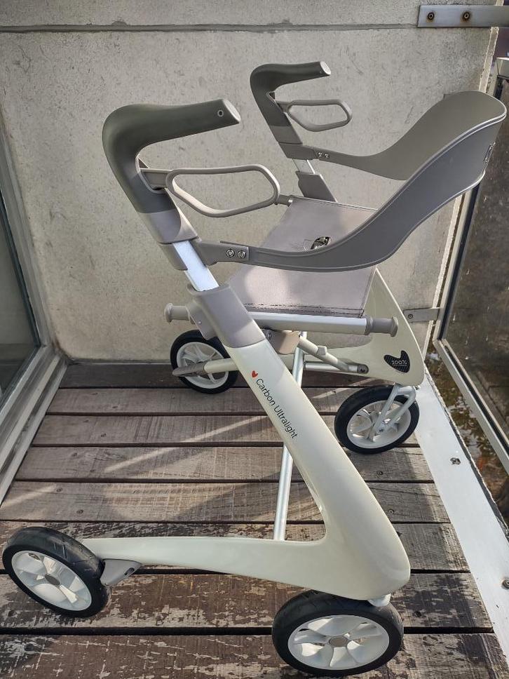 Rollator - by ACRE Carbon Ultralight - parelwit, Diversen, Rollators, Zo goed als nieuw, Lichtgewicht, Opvouwbaar, Ophalen