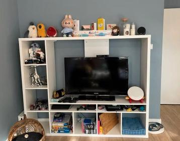 Gratis: IKEA TV Wandmeubel