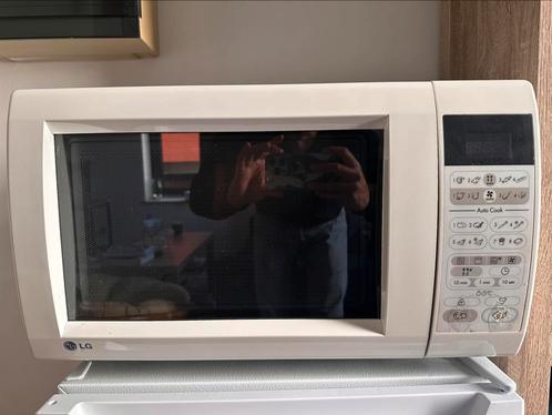 LG microgolfoven met grilfunctie, Elektronische apparatuur, Microgolfovens, Gebruikt, Ophalen