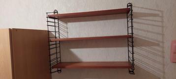 vintage wandrekje / boekenplank  beschikbaar voor biedingen