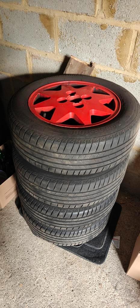 Jantes Momo 4x100 avec Bridgestone Turanza, Autos : Pièces & Accessoires, Pneus & Jantes, Pneus et Jantes, Pneus été, 14 pouces