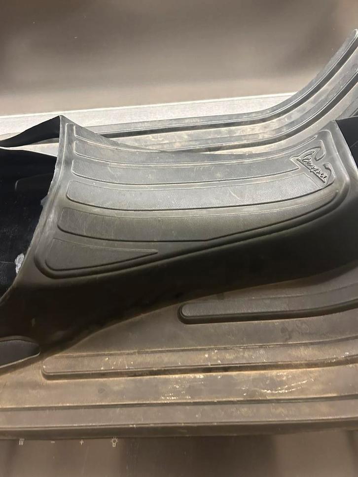 beschermingsmat treeplank Vespa GT, GTS,GTV, Fietsen en Brommers, Brommeronderdelen | Scooters, Nieuw, Vespa, Frame, Ophalen of Verzenden