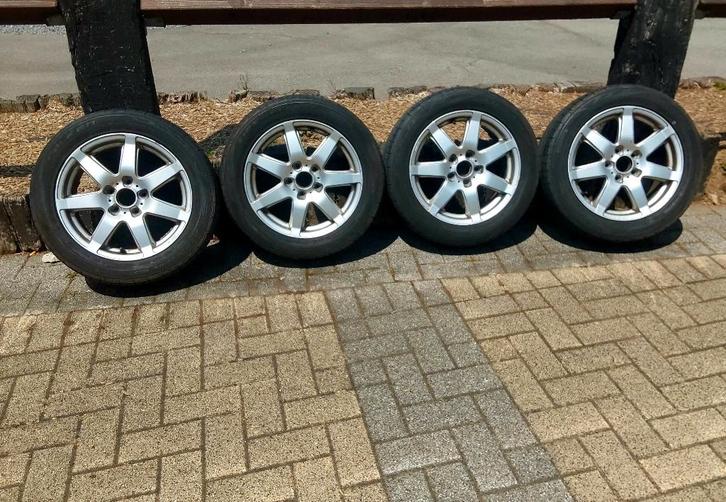 4 jantes en alliage avec pneus été 205/55-16 pour VW, Auto-onderdelen, Banden en Velgen, Banden en Velgen, Zomerbanden, 16 inch