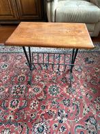 Bijzettafel met krantenrek, Huis en Inrichting, Ophalen, Zo goed als nieuw