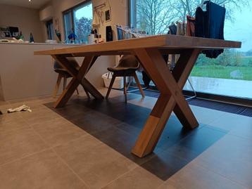 Massieve houten tafel 8p