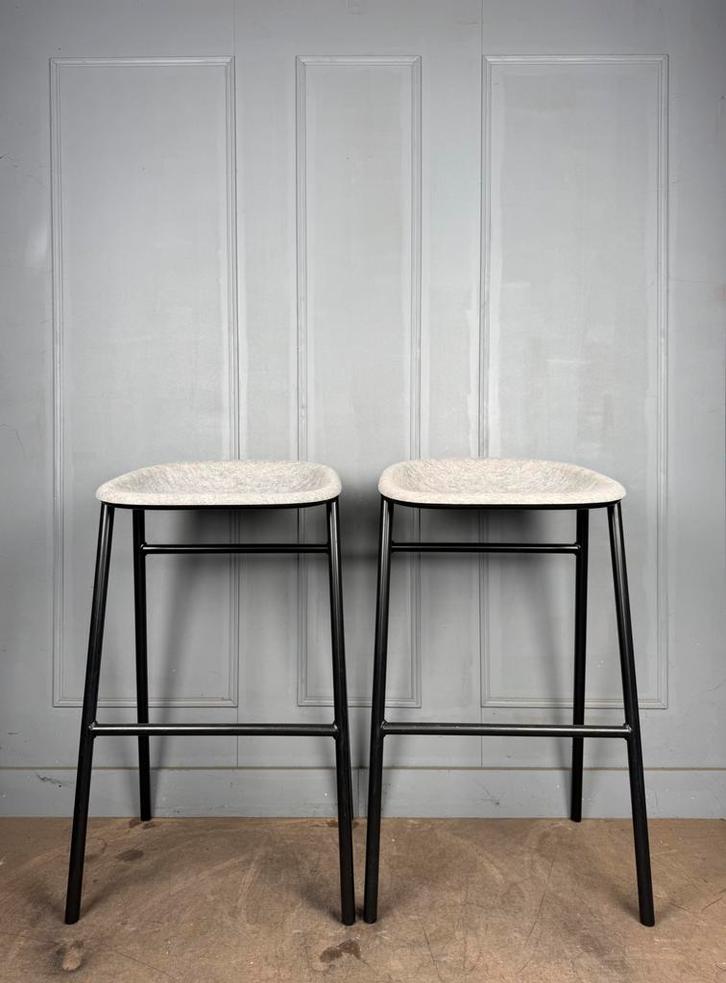 10 DeVorm LJ3 design barkrukken van gerecyclede petflessen, Huis en Inrichting, Barkrukken, Zo goed als nieuw, 60 tot 90 cm, Kunststof