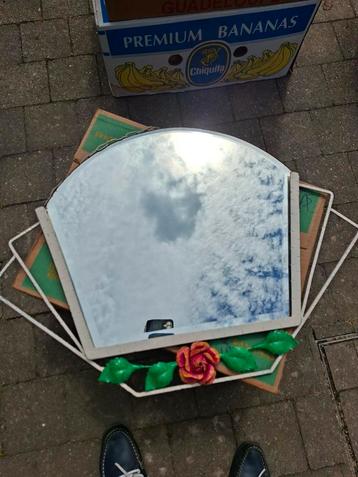 Miroir vintage beschikbaar voor biedingen