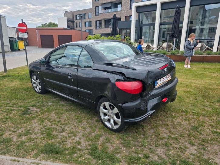 Peugoet 206CC, Auto's, Opel, Particulier, ABS, Bluetooth, Elektrische ramen, Lederen bekleding, Lichtmetalen velgen, Mistlampen