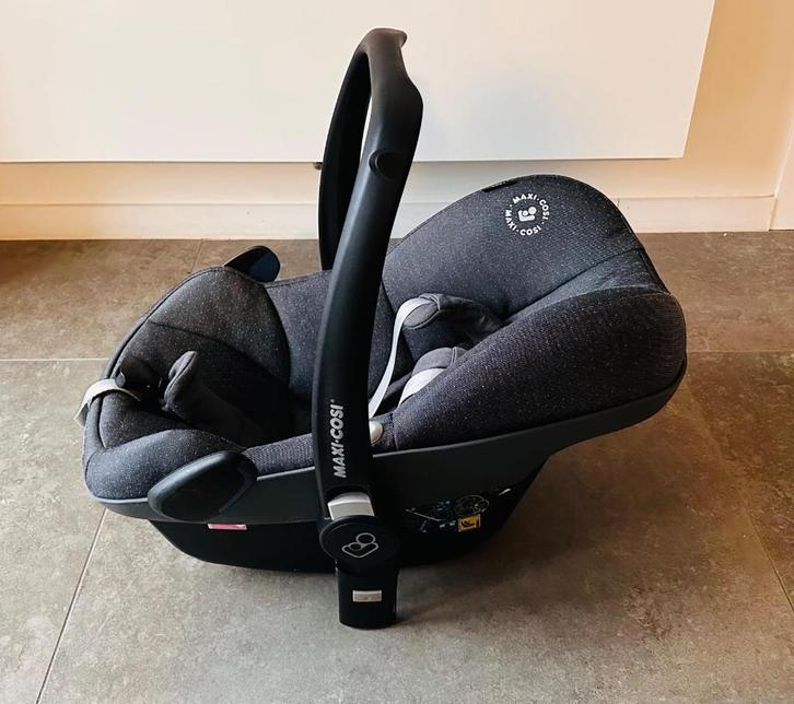 Maxi-Cosi Pebble Pro i-Size + isofix base, Kinderen en Baby's, Autostoeltjes, Zo goed als nieuw, Maxi-Cosi, 0 t/m 13 kg, Autogordel of Isofix