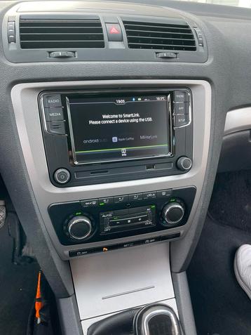 SKODA RCD 360 PRO Apple Carplay Navi disponible aux enchères