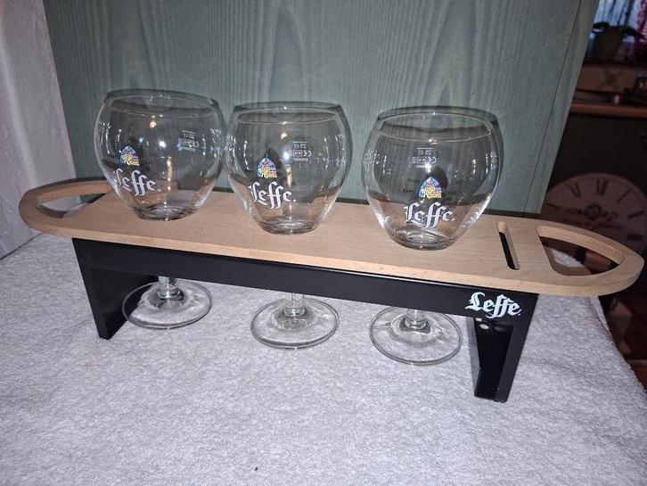 Leffe abdij houder 3 glazen, nieuwstaat, Verzamelen, Biermerken, Nieuw, Glas of Glazen, Leffe, Ophalen of Verzenden