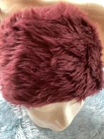 Nouveau chapeau d'hiver Acajou, Enlèvement