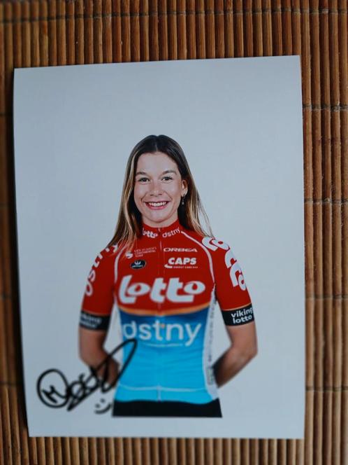 Gesigneerde foto van Mieke Docx., Sports & Fitness, Cyclisme, Neuf, Envoi