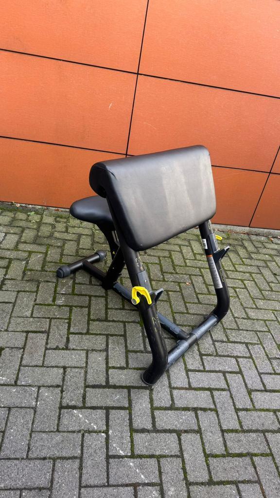 Technogym Scott Bench , Bicepsbankje, Sport en Fitness, Fitnessmaterialen, Gebruikt, Fitnessbank, Ophalen