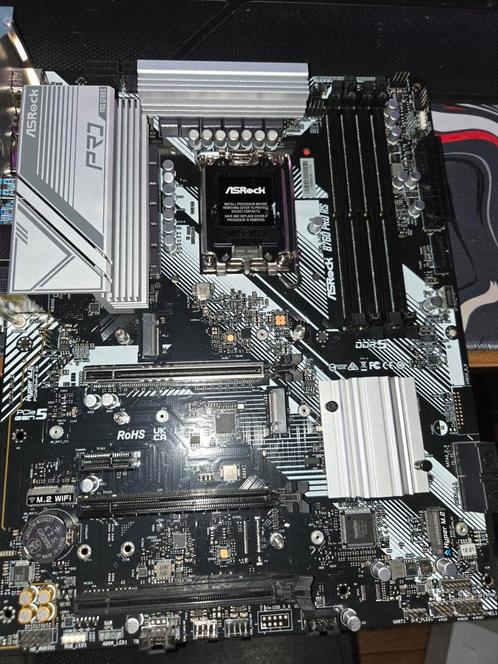 Vends asrock B760 pro rs dd5/pcie5.0 75 euros ferme, Computers en Software, Moederborden, Zo goed als nieuw, Ophalen