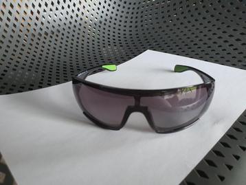 prada zonnebril sportief model beschikbaar voor biedingen