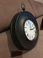 Horloge en métal style industriel, Enlèvement, Comme neuf, Horloge murale