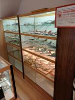 twee mooie Kewlox vitrinekasten, Avec porte(s), 100 à 150 cm, Utilisé, Modern