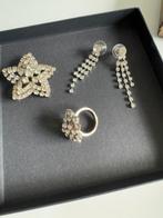 Set strass sieraden: broche, ring, oorhangers, Overige materialen, 4 tot 7 cm, Ophalen of Verzenden, Zo goed als nieuw