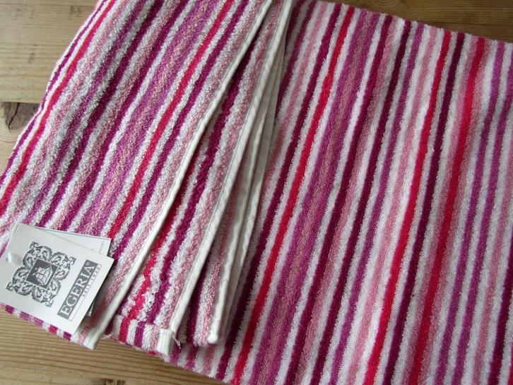 Serviette de bain Egeria, Maison & Meubles, Salle de bain | Linge de bain & Accessoires, Neuf, Serviette, Rose, Enlèvement ou Envoi