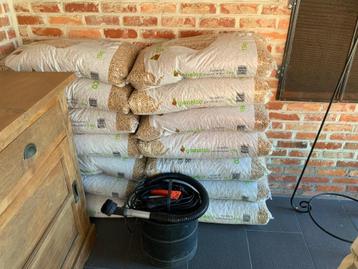 Pellets en aszuiger beschikbaar voor biedingen