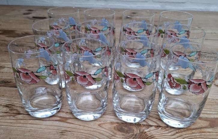 12 Vintage drinkglazen Luminarc, klaprozen en bloemen, Antiek en Kunst, Curiosa en Brocante, Ophalen of Verzenden