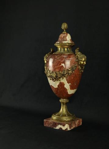 Grand vase cassolette style Louis XVI du 19ème en marbre