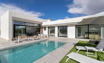 INSTAPKLARE fantastische villa op een 540 m² perceel beschikbaar voor biedingen