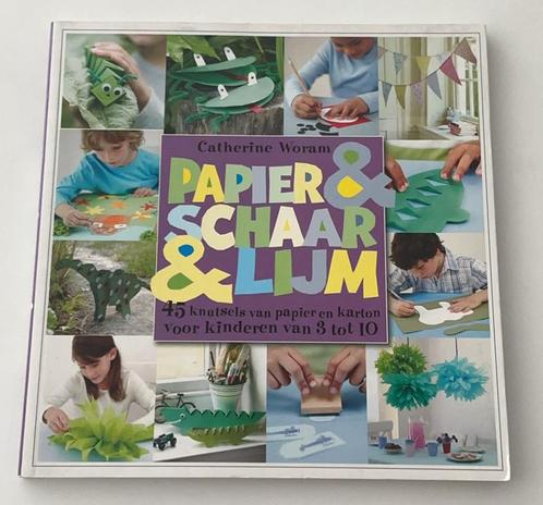 Catherine Woram - Papier en schaar en lijm, Boeken, Kinderboeken | Jeugd | 13 jaar en ouder, Zo goed als nieuw, Ophalen of Verzenden