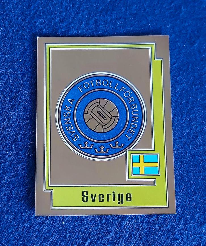 Panini sticker voetbal ' Euro 80 - badge Zweden '  -nieuw-, Hobby en Vrije tijd, Stickers en Plaatjes, Nieuw, Sticker, Ophalen of Verzenden
