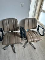 Twee kappersstoelen, Gebruikt, Twee, Bruin, Leer