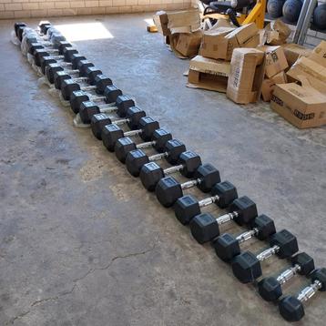 Hexa dumbells set  2.5 kilo tot 32 kilo. Nieuwe staat  beschikbaar voor biedingen