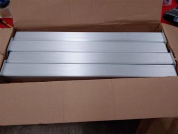 Nieuwe metalen tafelpoten in RVS en aluminium beschikbaar voor biedingen