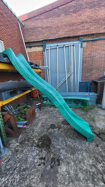 Glijbaan lengte 220cm. hoogte platform 120-125cm. t beschikbaar voor biedingen