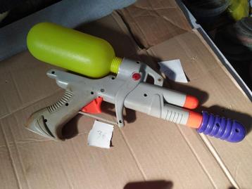 waterpistool uit te kiezen grote en kleine beschikbaar voor biedingen