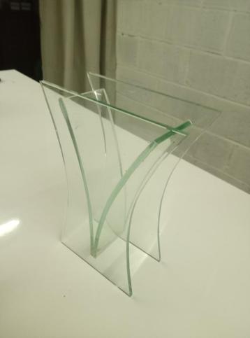 Vase en verre beschikbaar voor biedingen