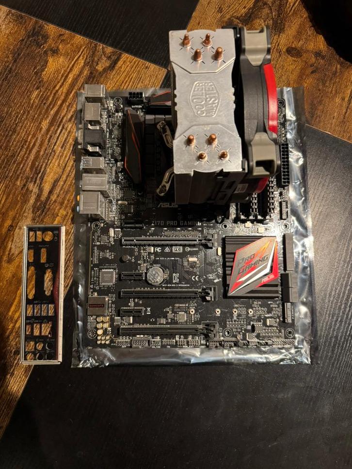 Moederbord, processor, cooler, 16gb ram, Computers en Software, Moederborden, Gebruikt, Intel, DDR4, Ophalen