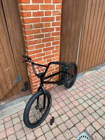 Wethepeople BMX + Helm beschikbaar voor biedingen