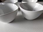 4 grote kommen wit, Ophalen of Verzenden, Zo goed als nieuw, Kom(men)