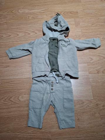 3 Delig Khaki Setje van C&A- Maat 62 beschikbaar voor biedingen