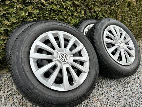 Jantes + enjoliveurs VW Passat B8,Bridgestone été 215 60 16, Autos : Pièces & Accessoires, Pneus & Jantes, Pneus et Jantes, Pneus été