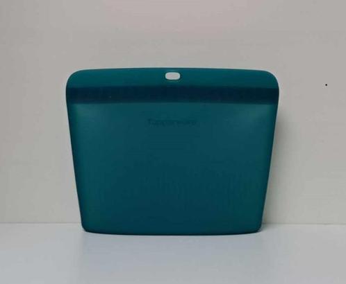 Tupperware « Ultimate Silicone » Bag - Medium - Groen, Huis en Inrichting, Keuken | Tupperware, Nieuw, Bak of Kom, Groen, Ophalen of Verzenden