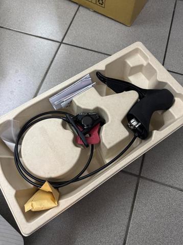 SRAM Force shifters + nieuwe remklauwen beschikbaar voor biedingen