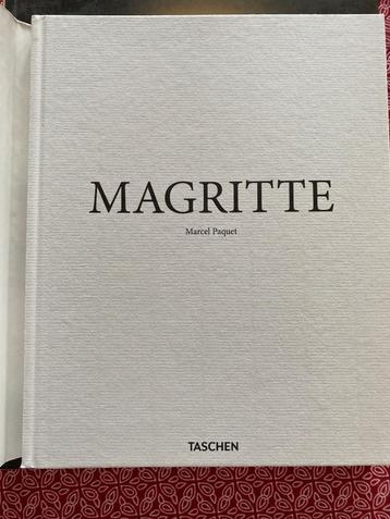 René MAGRITTE: 2 fotoboeken  beschikbaar voor biedingen