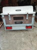 Remorque fermée avec couvercle rigide
 Theux