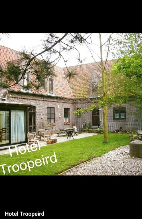 Uitverkoop inboedel hotel Troopeird, Huis en Inrichting, Overige Huis en Inrichting, Ophalen
