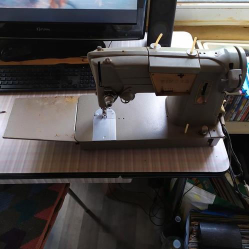 Singer 328 K, Hobby en Vrije tijd, Naaimachines en Toebehoren, Gebruikt, Accessoires, Singer, Ophalen