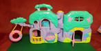 maison transportable Winnie + accessoires (Fisher Price), Enfants & Bébés, Comme neuf, Maison de poupées, Enlèvement ou Envoi